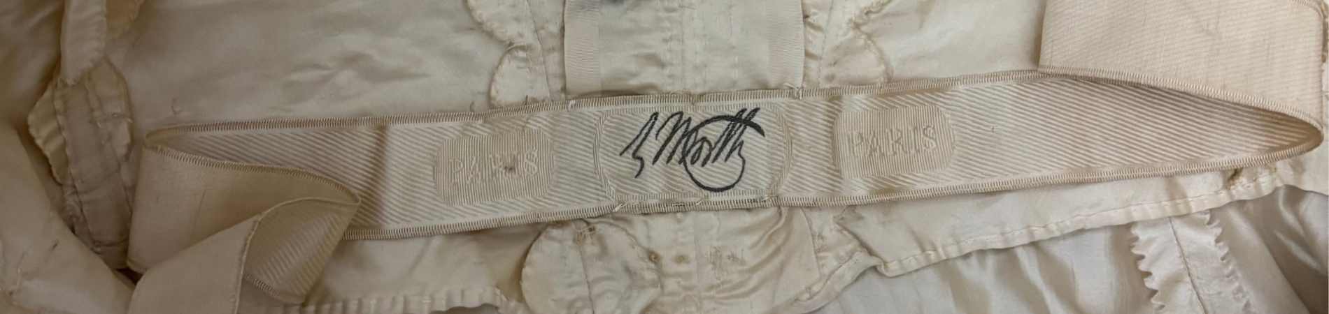 Worth signature on internal waistband